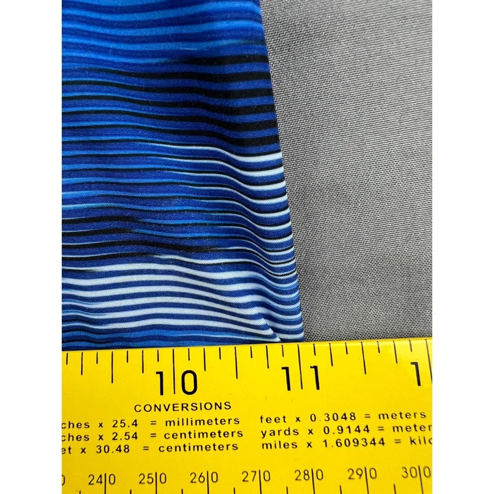 ZeroXposur Swim Trunks Mens XL Board Shorts Blue Wave Pattern Pocket Good